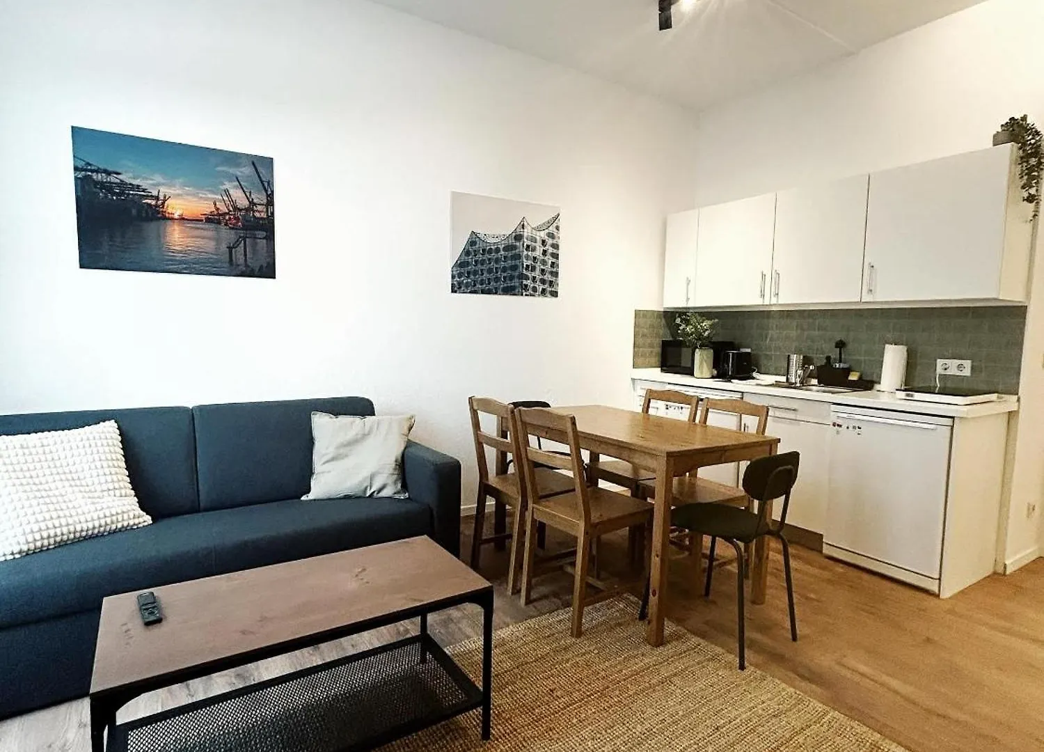 Stylish Apartment Near Binnenalster For Up To 8 Guests Hamburg 0*,  Germany
