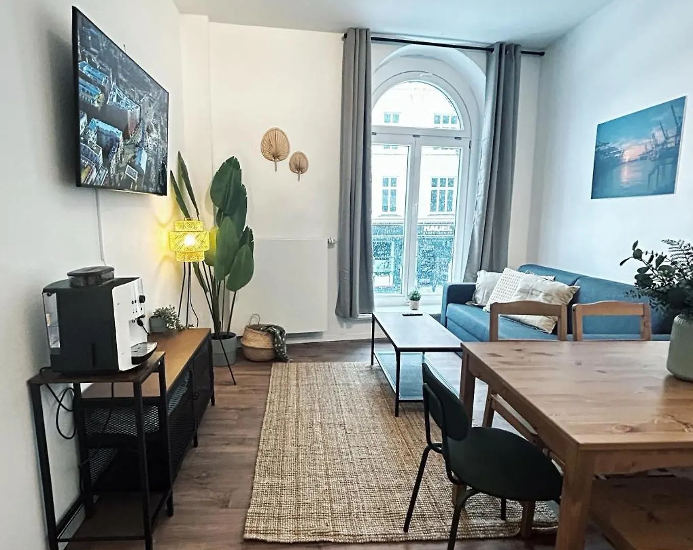 Stylish Apartment Near Binnenalster For Up To 8 Guests Hamburg Germany